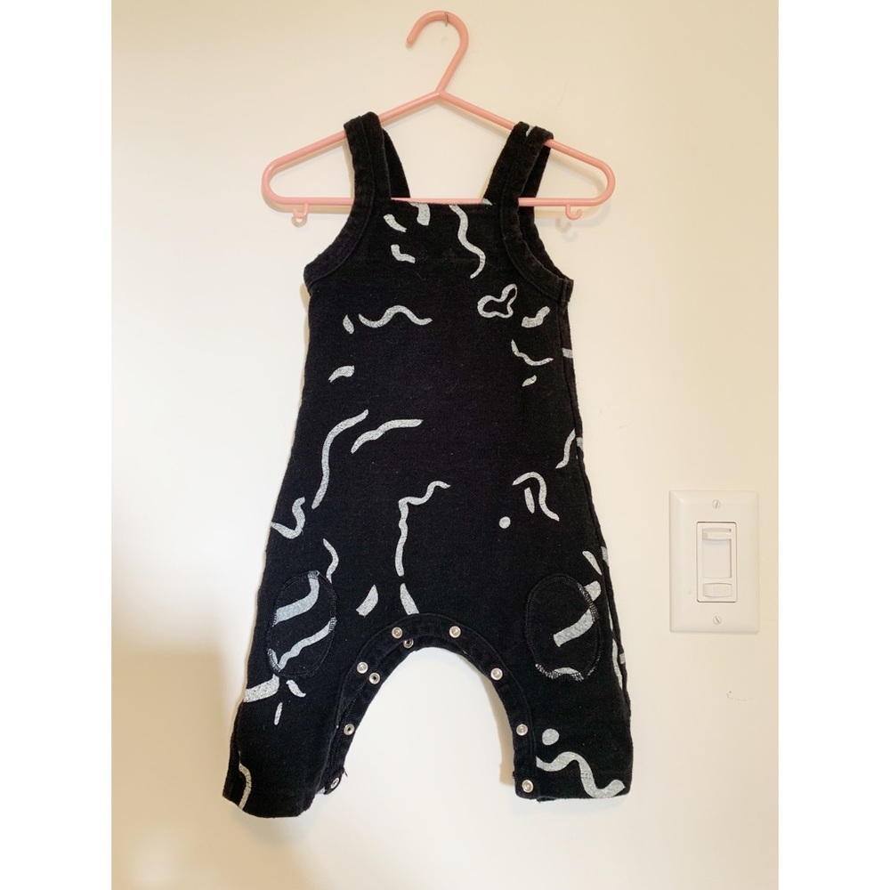 BLACK & WHITE JUMPER